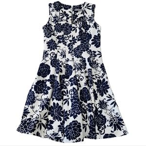 Danny and Nicole Sleeveless Blue and White Floral Dress